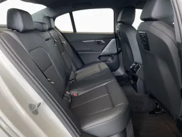 BMW 520i Limousine AdLED 360  HUD H K KomZu DAPro