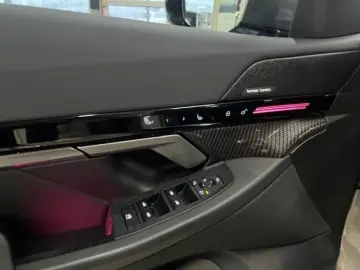 BMW 520 i M Sport StandHz AHK KomfSi belüftet H K Pr