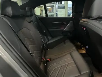 BMW 520 i M Sport StandHz AHK KomfSi belüftet H K Pr