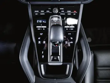 PORSCHE Cayenne Coupé Luftfederung BOSE