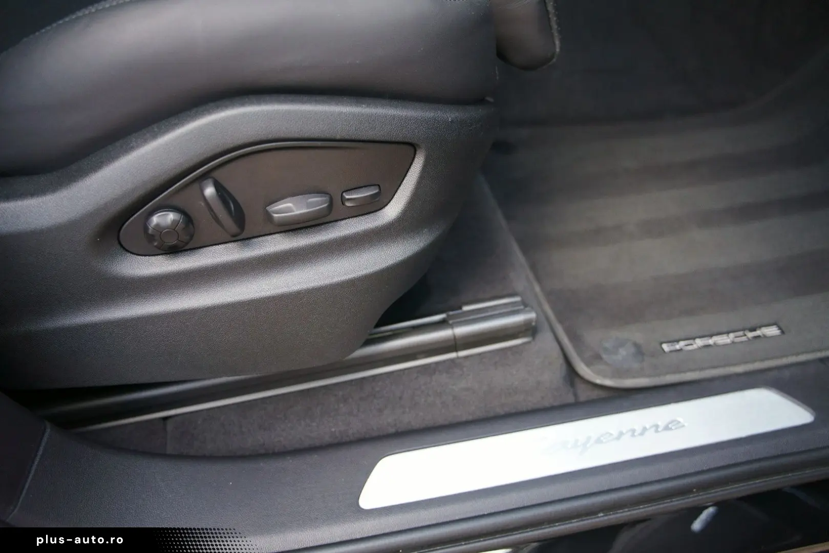 PORSCHE Cayenne Coupe E-Hybrid  HEADUP SOFTCLOSE INNO