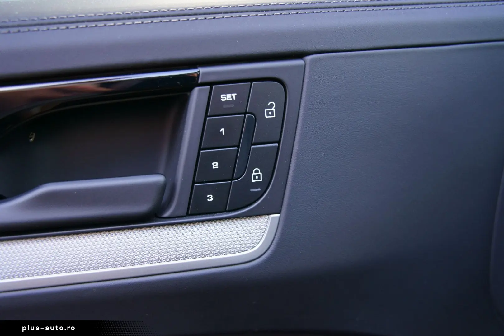PORSCHE Cayenne Coupe E-Hybrid  HEADUP SOFTCLOSE INNO