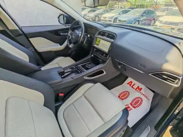 Jaguar F-Pace Diesel 4x4 Automat R-Dynamic Individual - Rate