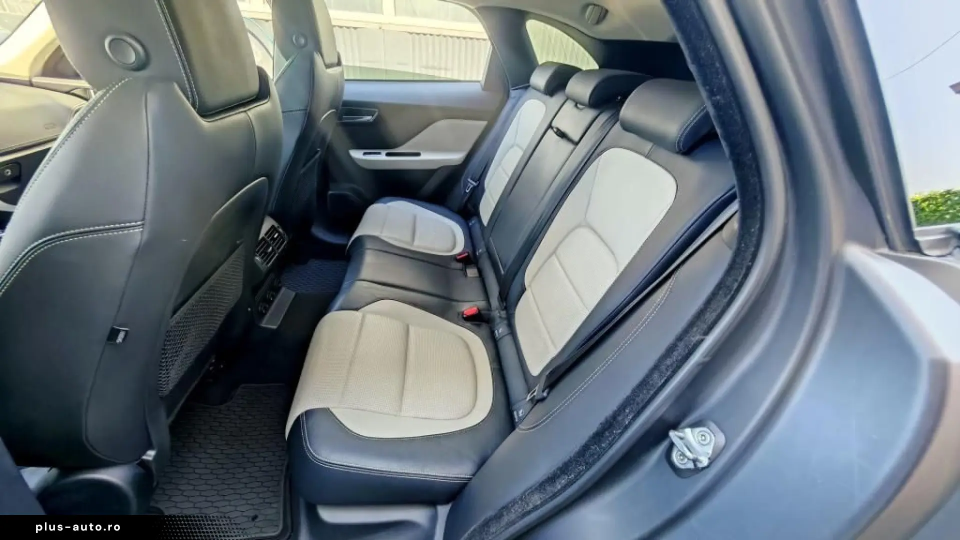 Jaguar F-Pace Diesel 4x4 Automat R-Dynamic Individual - Rate