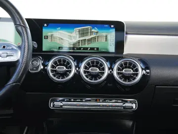 Mercedes-Benz A-180