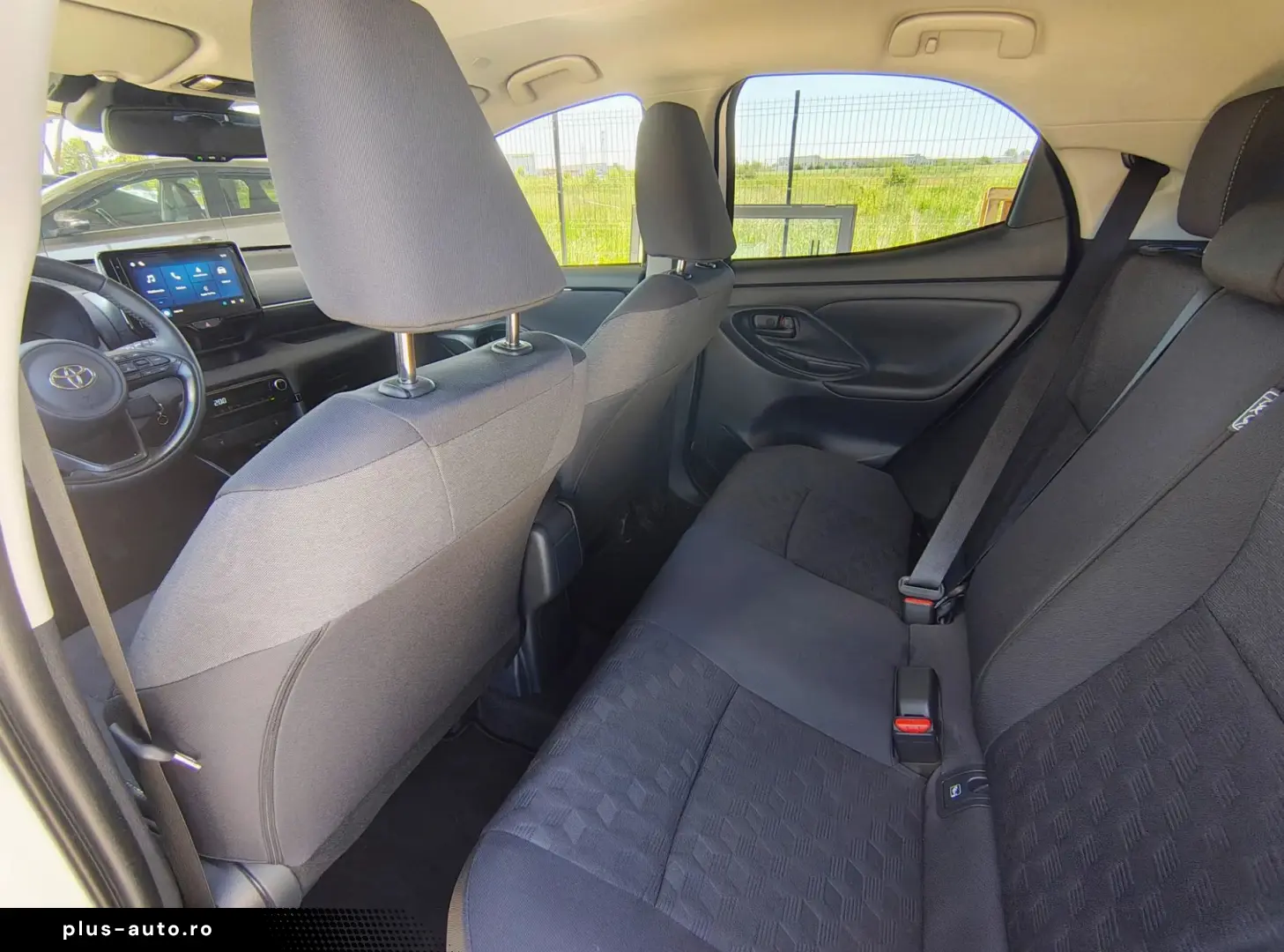 Toyota Yaris 1.5 HEV Business