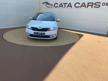 Skoda Rapid 1.6TDI  90CP  DSG  Climatronic  Panoramic  Pilot
