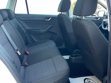 Skoda Rapid 1.6TDI  90CP  DSG  Climatronic  Panoramic  Pilot