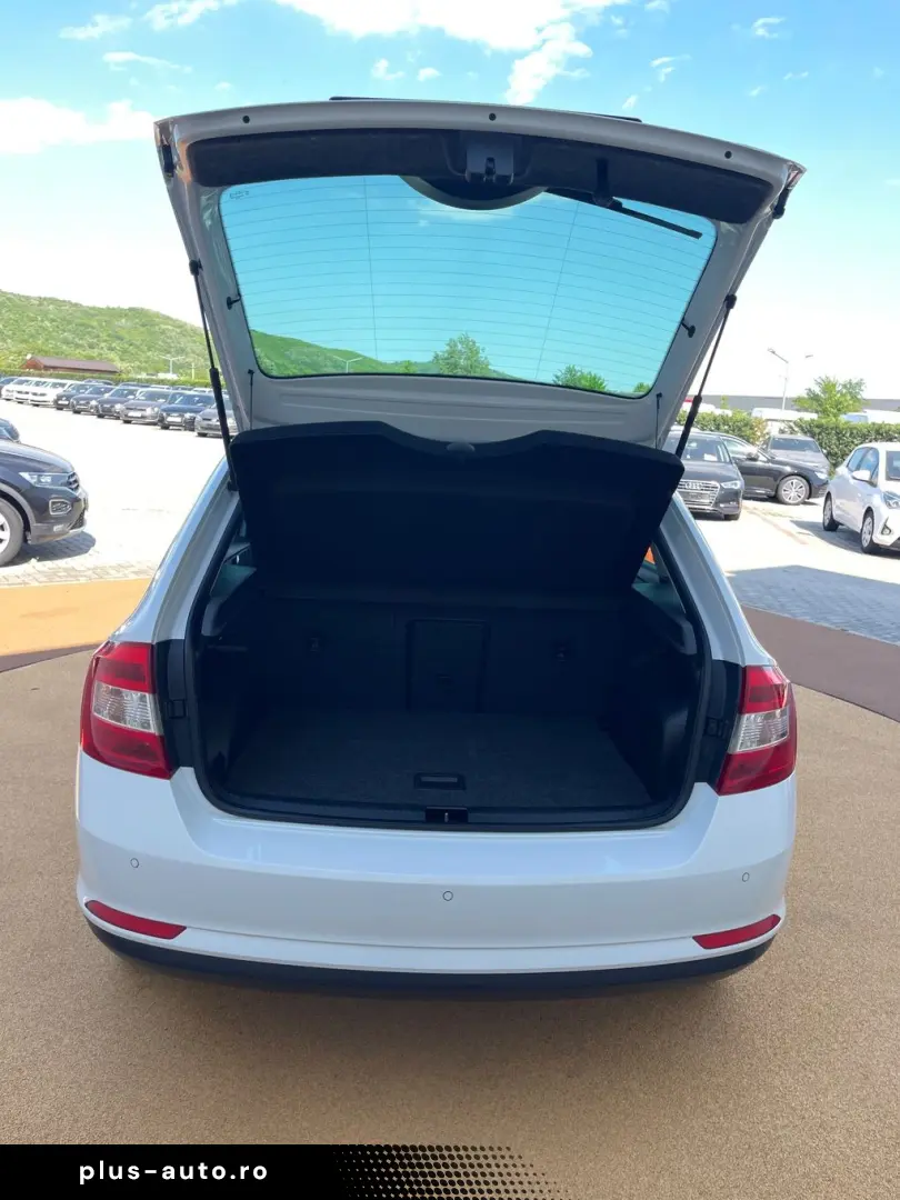 Skoda Rapid 1.6TDI  90CP  DSG  Climatronic  Panoramic  Pilot