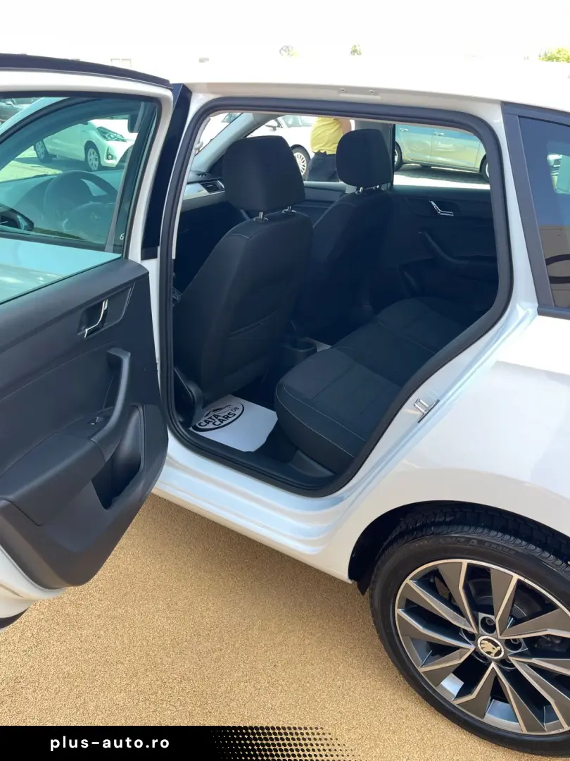 Skoda Rapid 1.6TDI  90CP  DSG  Climatronic  Panoramic  Pilot