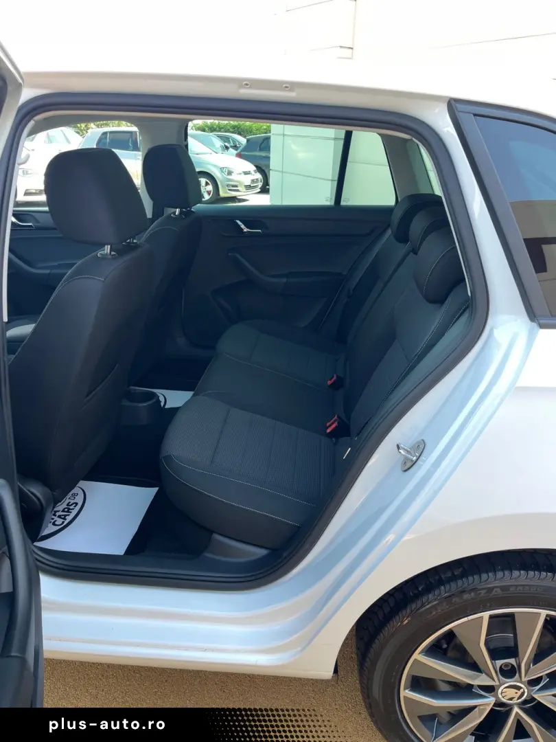 Skoda Rapid 1.6TDI  90CP  DSG  Climatronic  Panoramic  Pilot