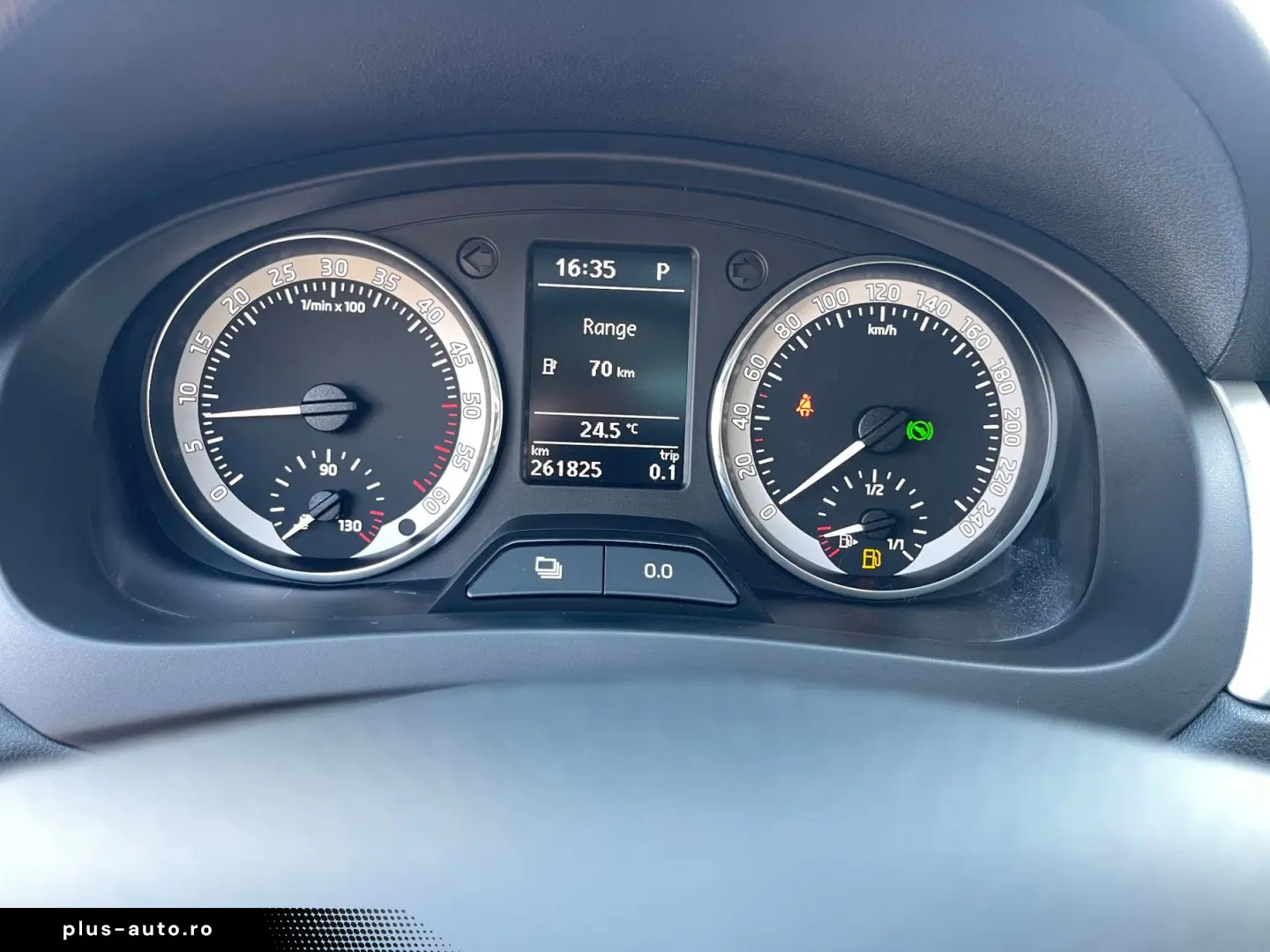 Skoda Rapid 1.6TDI  90CP  DSG  Climatronic  Panoramic  Pilot