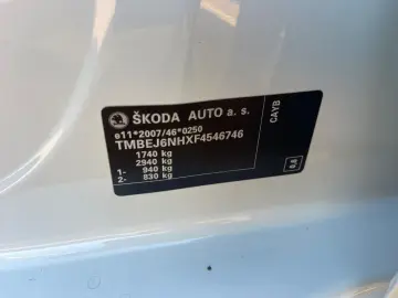 Skoda Rapid 1.6TDI  90CP  DSG  Climatronic  Panoramic  Pilot