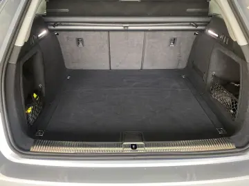 AUDI A4 40 TFSI quattro M-HEV