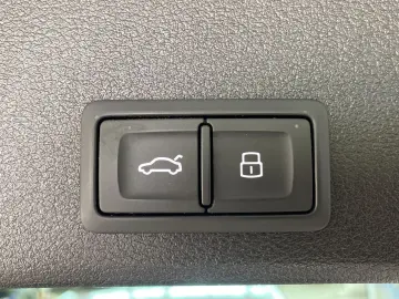 AUDI A4 40 TFSI quattro M-HEV