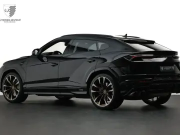 LAMBORGHINI Urus S ADAS Carbon B&O Pano Akrapovič PPF