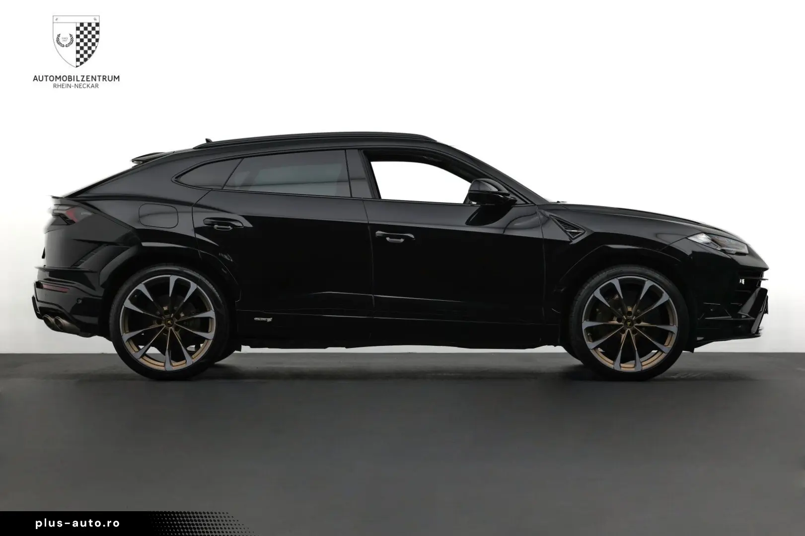 LAMBORGHINI Urus S ADAS Carbon B&O Pano Akrapovič PPF
