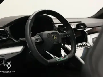 LAMBORGHINI Urus S ADAS Carbon B&O Pano Akrapovič PPF
