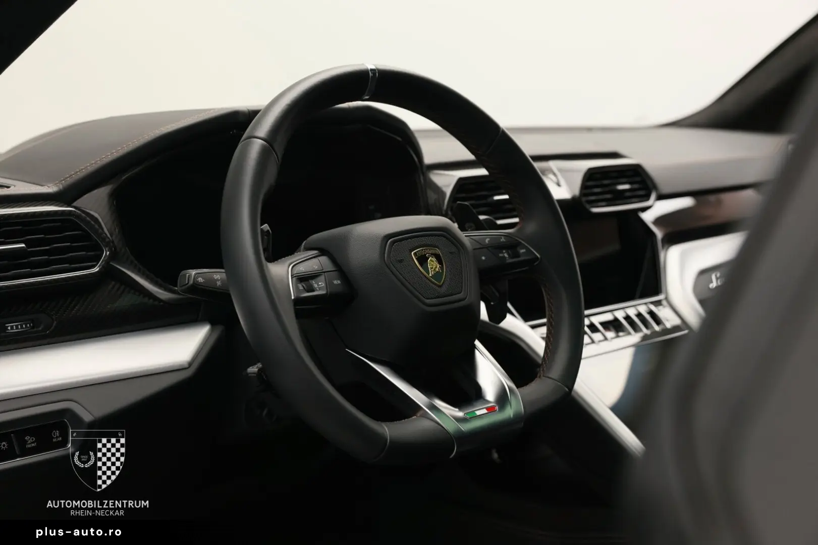 LAMBORGHINI Urus S ADAS Carbon B&O Pano Akrapovič PPF