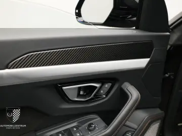 LAMBORGHINI Urus S ADAS Carbon B&O Pano Akrapovič PPF