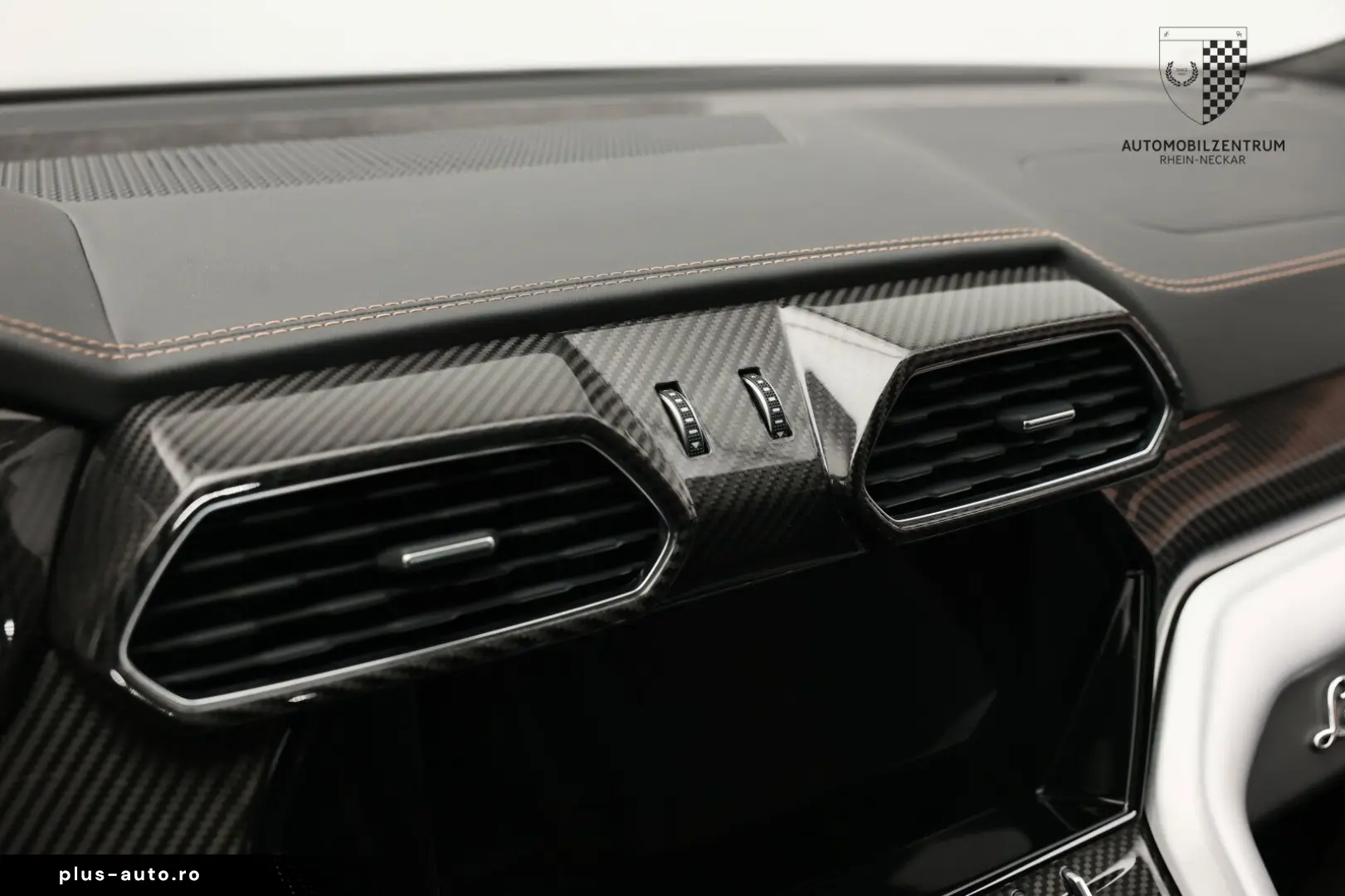LAMBORGHINI Urus S ADAS Carbon B&O Pano Akrapovič PPF
