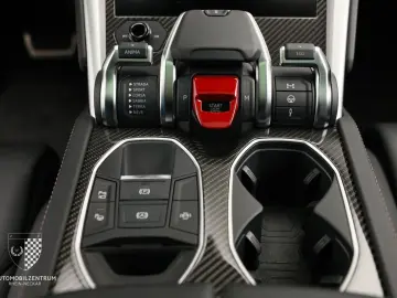 LAMBORGHINI Urus S ADAS Carbon B&O Pano Akrapovič PPF