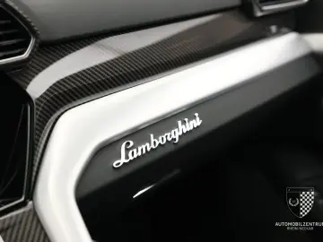 LAMBORGHINI Urus S ADAS Carbon B&O Pano Akrapovič PPF