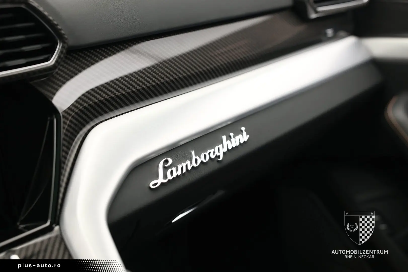 LAMBORGHINI Urus S ADAS Carbon B&O Pano Akrapovič PPF