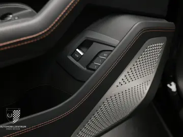 LAMBORGHINI Urus S ADAS Carbon B&O Pano Akrapovič PPF