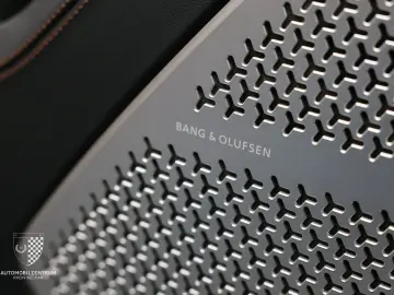 LAMBORGHINI Urus S ADAS Carbon B&O Pano Akrapovič PPF