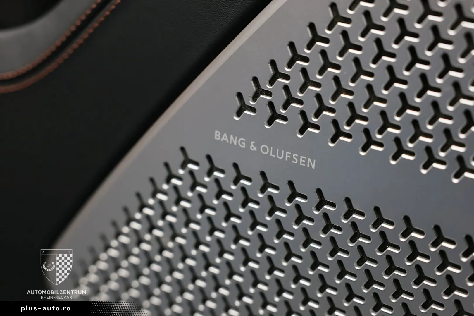 LAMBORGHINI Urus S ADAS Carbon B&O Pano Akrapovič PPF