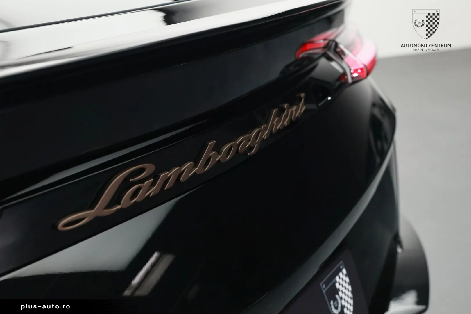 LAMBORGHINI Urus S ADAS Carbon B&O Pano Akrapovič PPF