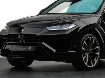 LAMBORGHINI Urus S ADAS Carbon B&O Pano Akrapovič PPF