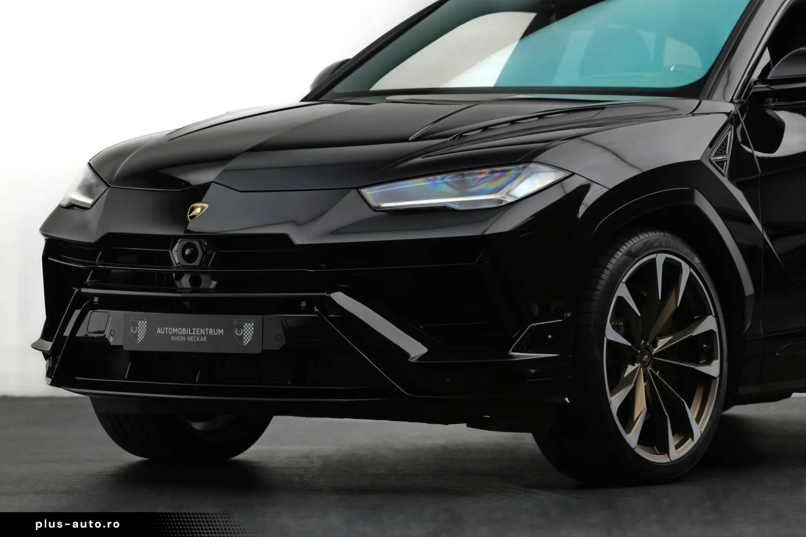 LAMBORGHINI Urus S ADAS Carbon B&O Pano Akrapovič PPF
