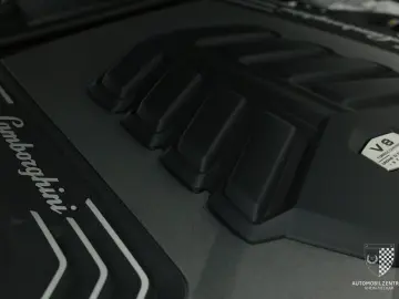 LAMBORGHINI Urus S ADAS Carbon B&O Pano Akrapovič PPF