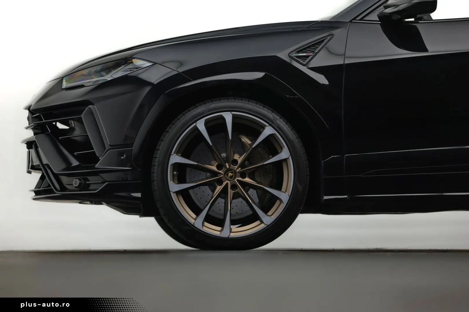 LAMBORGHINI Urus S ADAS Carbon B&O Pano Akrapovič PPF