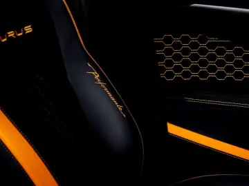 LAMBORGHINI Urus PERFORMANTE  ADAS  B&O CARBON AKRAPOVIC PPF