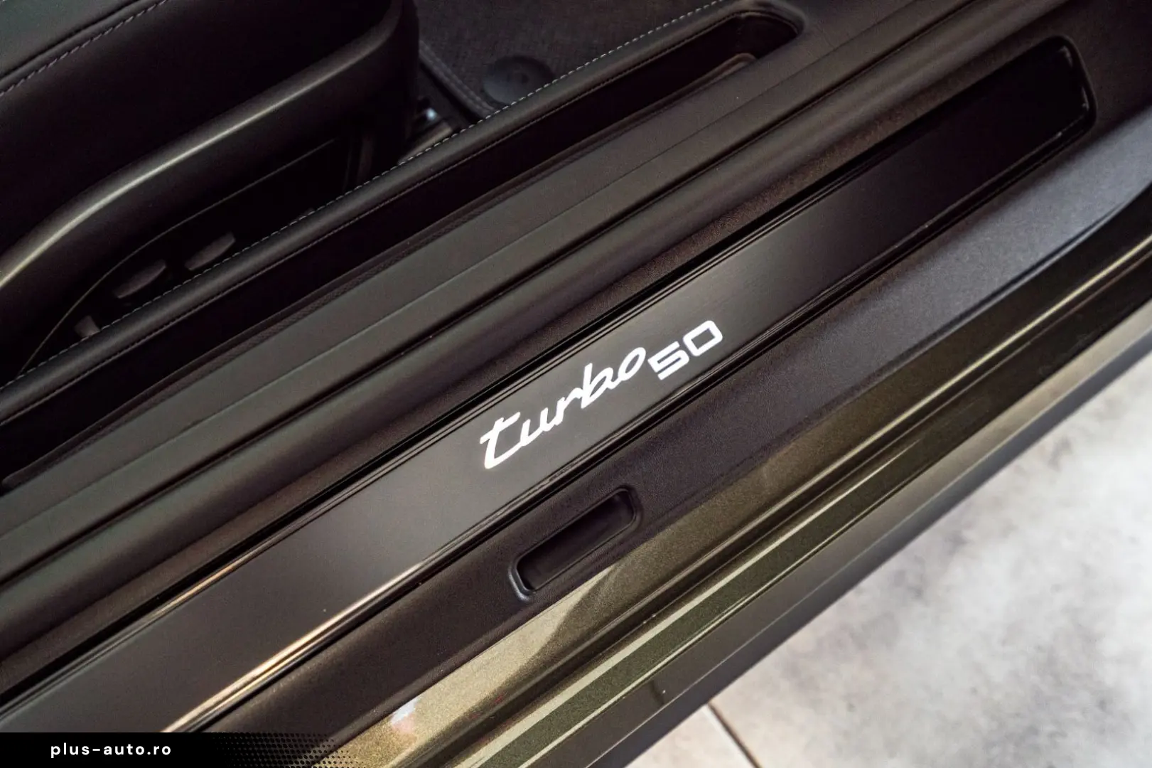PORSCHE 911 Turbo 50 Jahre Carbondach Heritage Burm 360