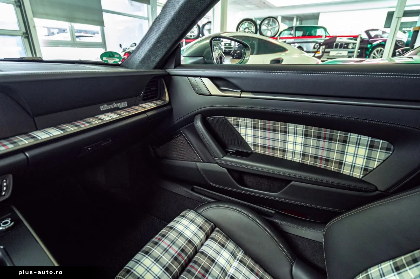 PORSCHE 911 Turbo 50 Jahre Carbondach Heritage Burm 360