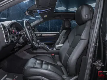 PORSCHE Cayenne E-Hyb Coupé PLATINUM SpDesign 21  Pano