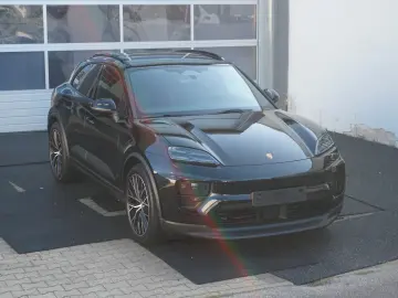 PORSCHE Macan Electric 4 Panorama AHK LUFTFEDERUNG ACC