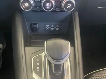 RENAULT CAPTUR 1.3 TCe MHEV 140CP Intens EDC