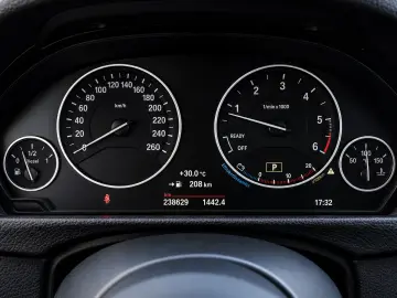BMW Seria 3 320d xDrive Automat