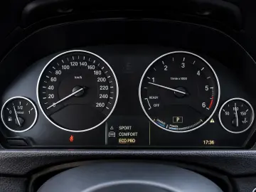 BMW Seria 3 320d xDrive Automat