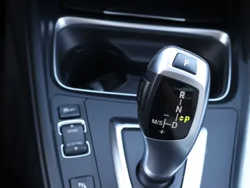 BMW Seria 3 320d xDrive Automat