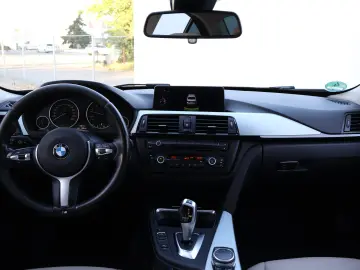 BMW Seria 3 320d xDrive Automat