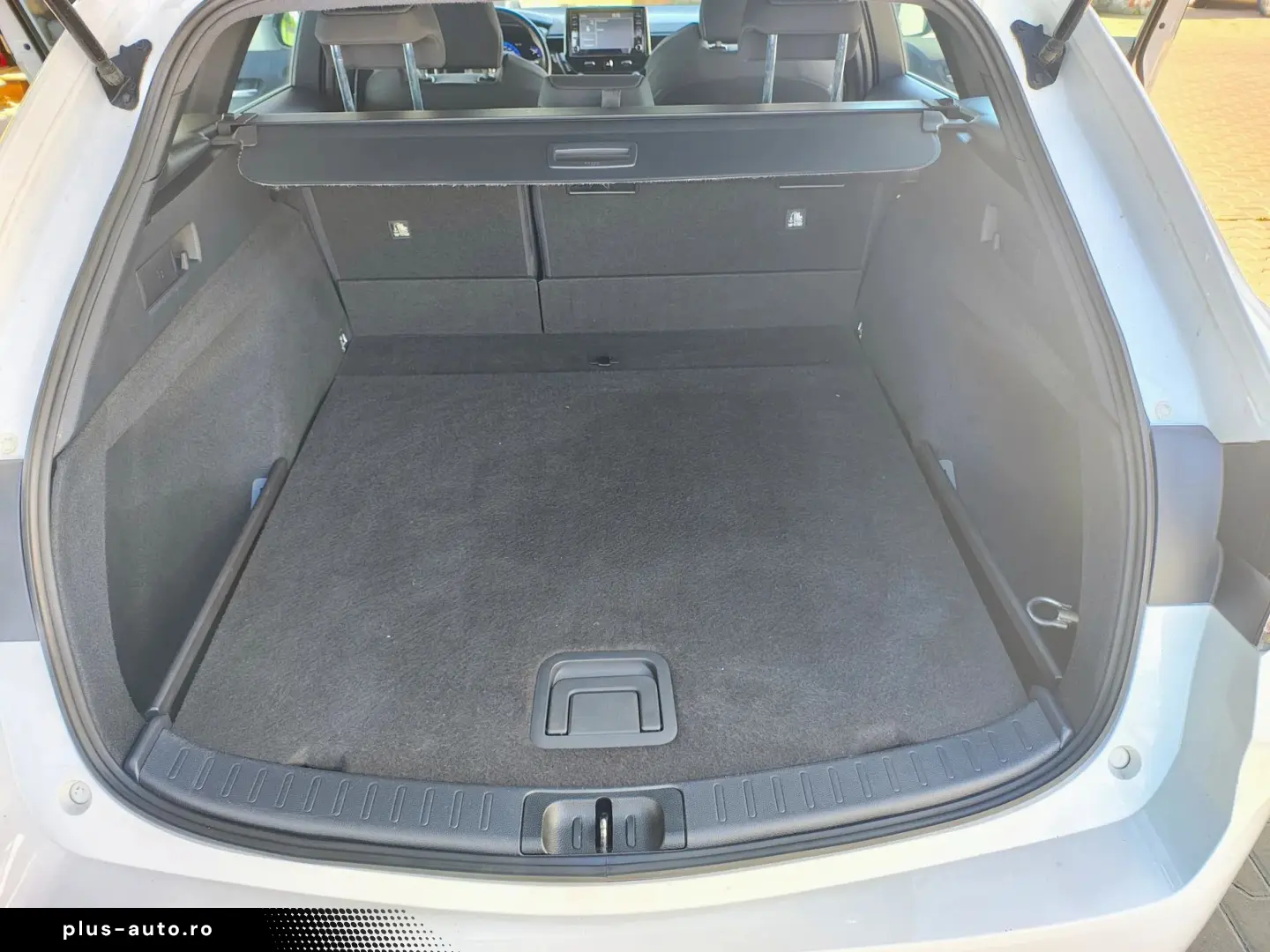 Toyota Corolla 1.8 HEV Business
