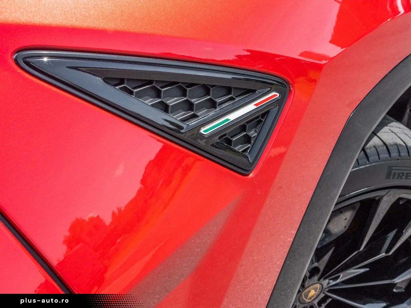LAMBORGHINI Urus S Rosso Efesto  Rims 23''&hellip;