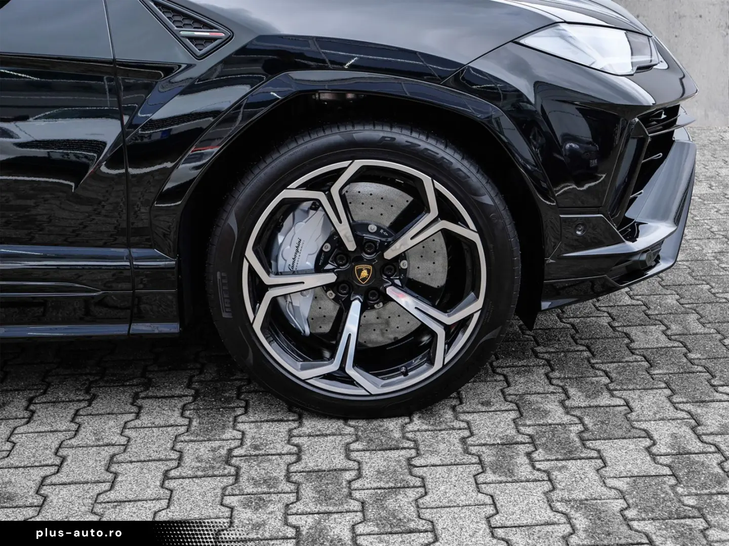 LAMBORGHINI Urus S Nero Helene  Park Assistance Package