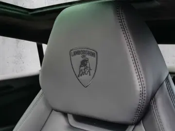 LAMBORGHINI Urus S Nero Helene  Park Assistance Package